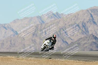 media/Dec-01-2025-Moto Forza (Mon) [[2daa91e15f]]/3-Beginner Group/Session 4 Turn 9/